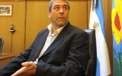 Antes de irse al gabinete nacional, Ferraresi firma una paritaria que denuncian “es ilegal”