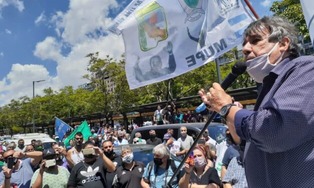 La Multitudinaria caravana de Municipales exige frenar la precarización laboral