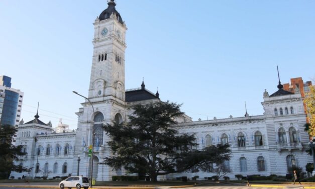 Publicaron las declaraciones juradas de Julio Garro, concejales y otros funcionarios municipales