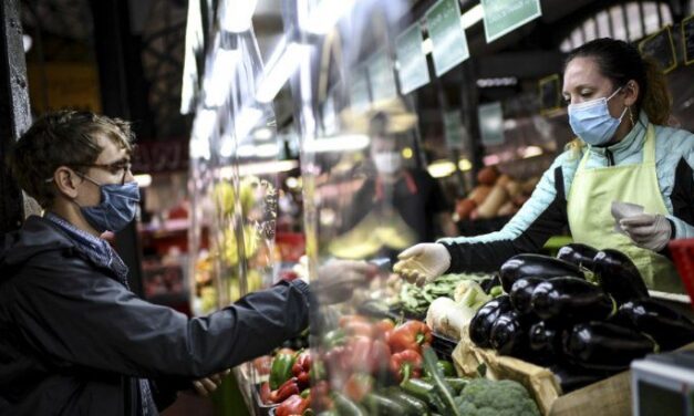 Segunda ola y restricciones: quiénes son los trabajadores esenciales