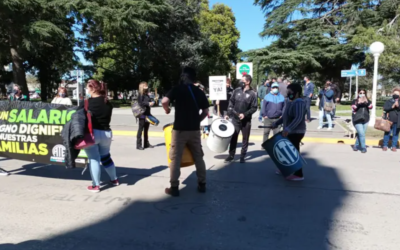 Municipales abandonaron la reunión por paritarias y marcharon al municipio