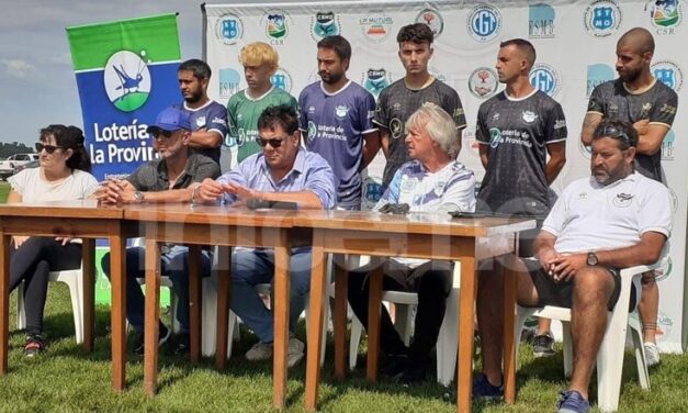 Municipales presentó a “Fatiga” Russo y su nueva indumentaria