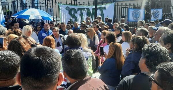 El STMVL mostró su apoyo a los trabajadores municipales de Tigre tras los reclamos