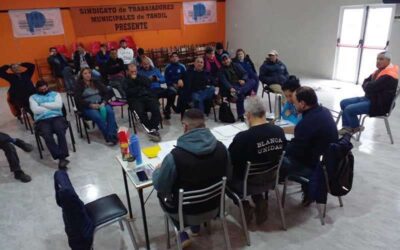 En ajustada votación, los trabajadores municipales aceptaron la propuesta salarial del gobierno