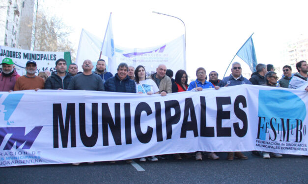 MUNICIPALES BONAERENSES MARCHARON EN LA CIUDAD PARA EXIGIRLES A KICILLOF E INTENDENTES MEJORAS SALARIALES