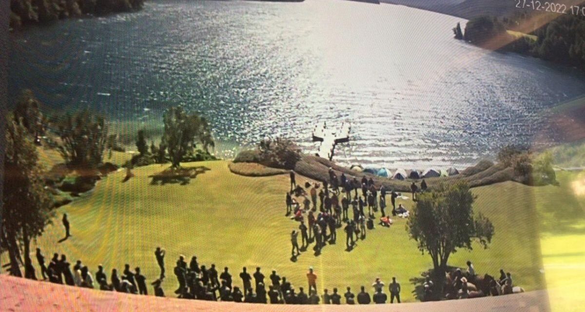 Grabois y sus militantes continúan el acampe en Lago Escondido y piden por la Justicia en el lugar