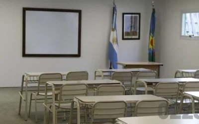 Municipales se declaran en estado de alerta por falta de pago a 50 docentes