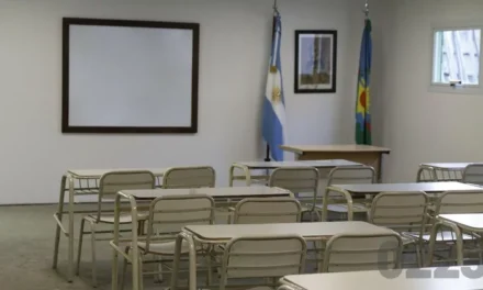 Municipales se declaran en estado de alerta por falta de pago a 50 docentes