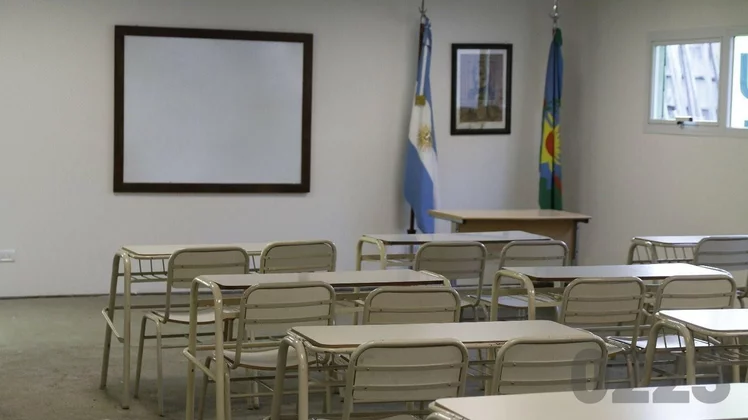 Municipales se declaran en estado de alerta por falta de pago a 50 docentes