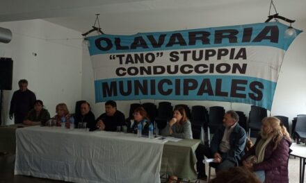 PARITARIAS MUNICIPALES: ABRAZO SIMBÓLICO AL HOSPITAL Y ASAMBLEA