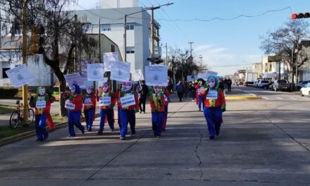 Olavarría: municipales parodiaron al intendente y sus funcionarios disfrazados de payasos