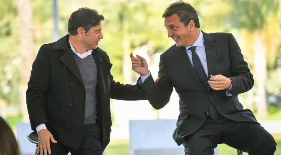 Instrumentará un fondo especial para ayudar a las intendencias que no puedan cumplir con la suma fija. Esta mañana, intendentes opositores se habían quejado por la falta de fondos