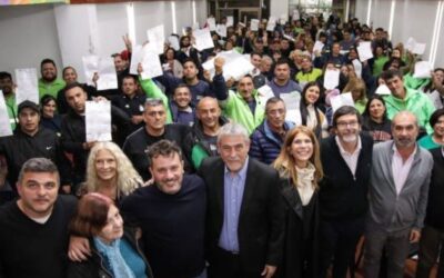 Ferraresi efectivizó a más de 600 trabajadores y trabajadoras municipales