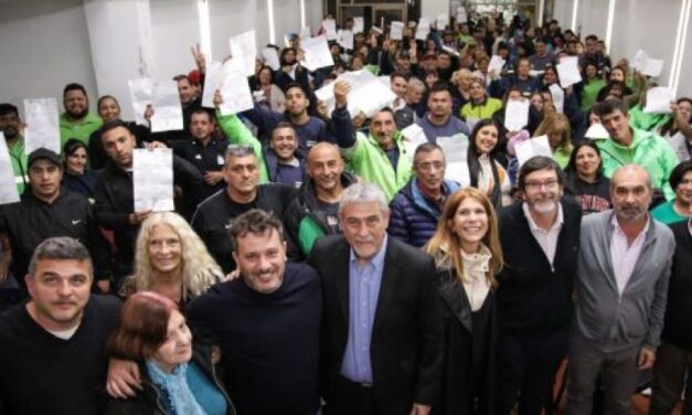 Ferraresi efectivizó a más de 600 trabajadores y trabajadoras municipales