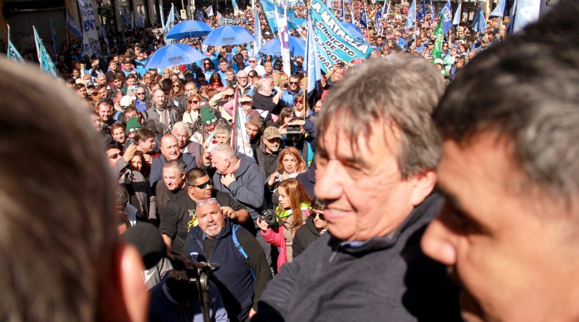 Pinamar: la Fesimubo marcha contra la tercerización de los servicios en huelga por parte del intendente Martín Yeza