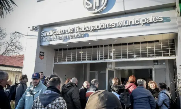 Trabajadores municipales comenzaron el paro por 48 horas