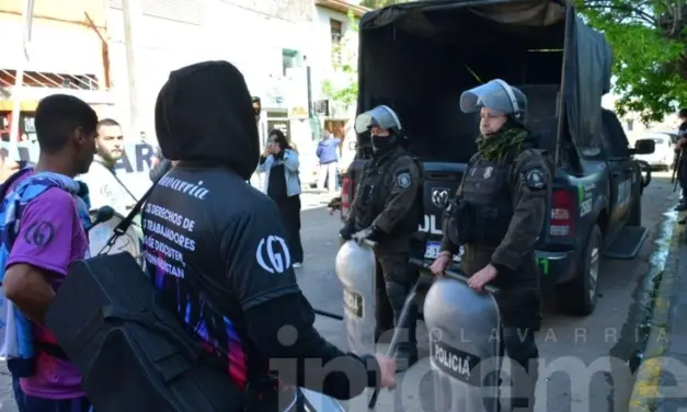 Manifestación de municipales: denuncian que aprehendieron a un trabajador