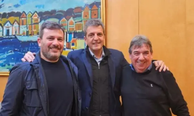 Los municipales bonaerenses con un ojo en la transición en los distritos y otro en el balotaje