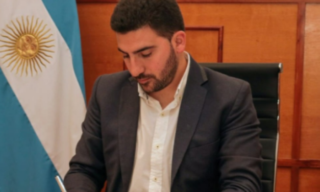 Intendente anuló decreto de su antecesor y municipales cobrarán aguinaldo “sin descuentos”
