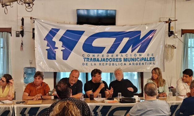 La Confederación de Municipales en alerta, pide que se reviertan los despidos, que se reabran las paritarias y avisa: «Opondremos toda la resistencia necesaria»