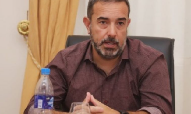 Intendente de Juntos se va, deja las arcas vacías y sospechan que lo espera un cargo en Provincia