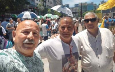 Atramuti participó de la marcha contra el mega DNU