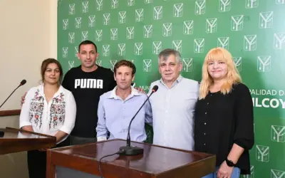 El intendente Britos anunció un bono de $50.000 para todos los trabajadores
