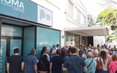 Protesta y reunión de municipales en IOMA por falta de prestaciones a jubilados