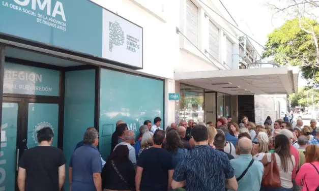 Protesta y reunión de municipales en IOMA por falta de prestaciones a jubilados
