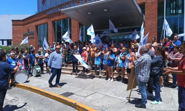 Municipales de San Isidro realizaron una jornada de protesta en el hospital central por un conflicto salarial