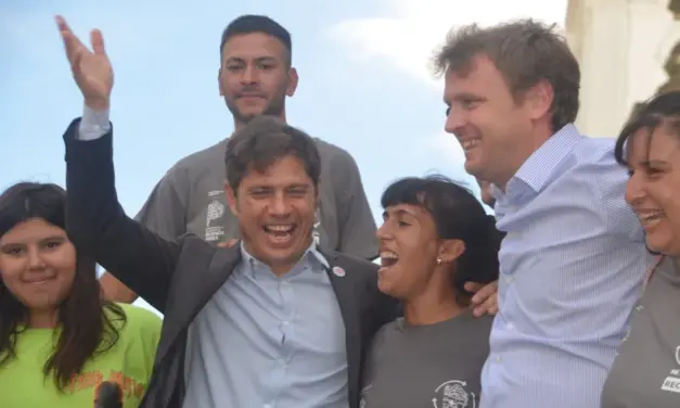 Olavarría: intervención de la Provincia, tregua con los municipales y acto con foto para Axel Kicillof