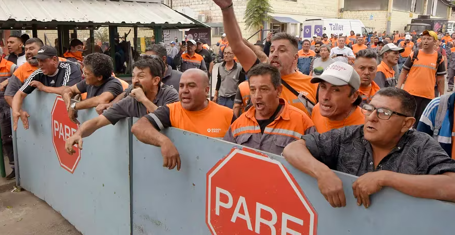 Godoy Cruz: Costarelli anunció un acuerdo con los empleados municipales y terminó el paro