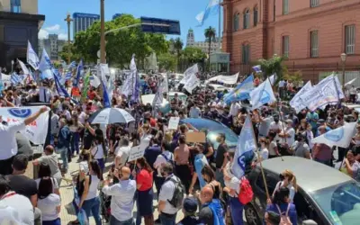 Aeronáuticos amenazaron con «escrachar» senadores que apoyen la Ley Bases