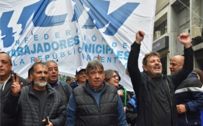 «Resistiendo»: Municipales movilizaron al Congreso y marcaron postura contra la Ley Bases