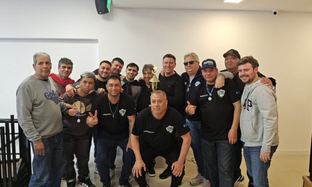 IMAGENES DEL TORNEO INTERSINDICAL DE TRUCO