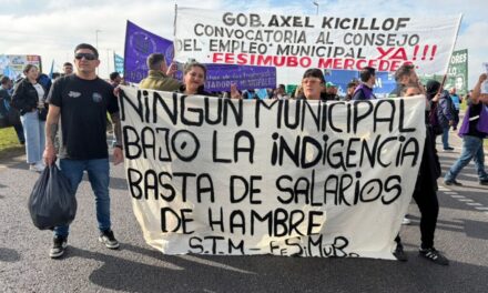 Los gremios municipales bonaerenses se agruparon y cortaron una ruta para reclamarle aumento a Kicillof